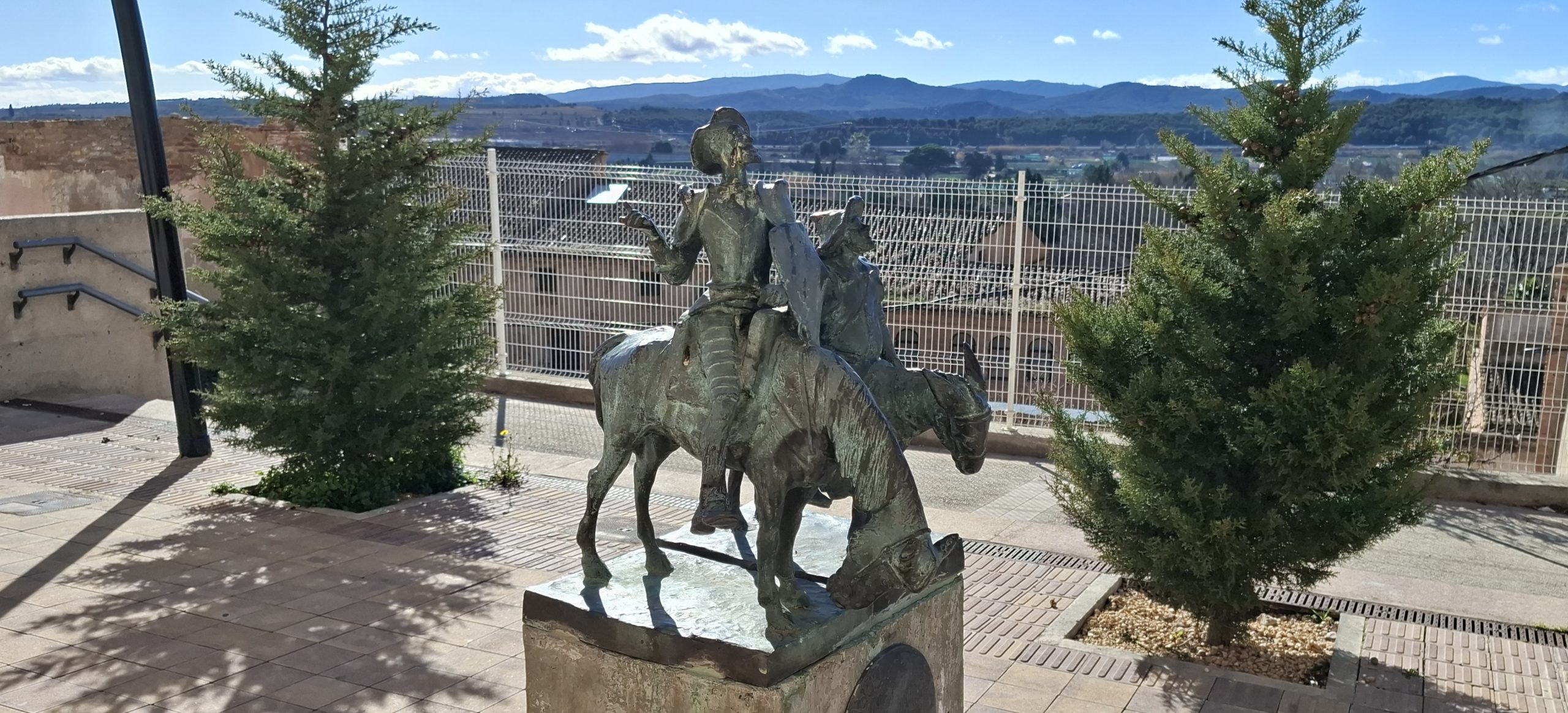 ESTATUA DON QUIJOTE