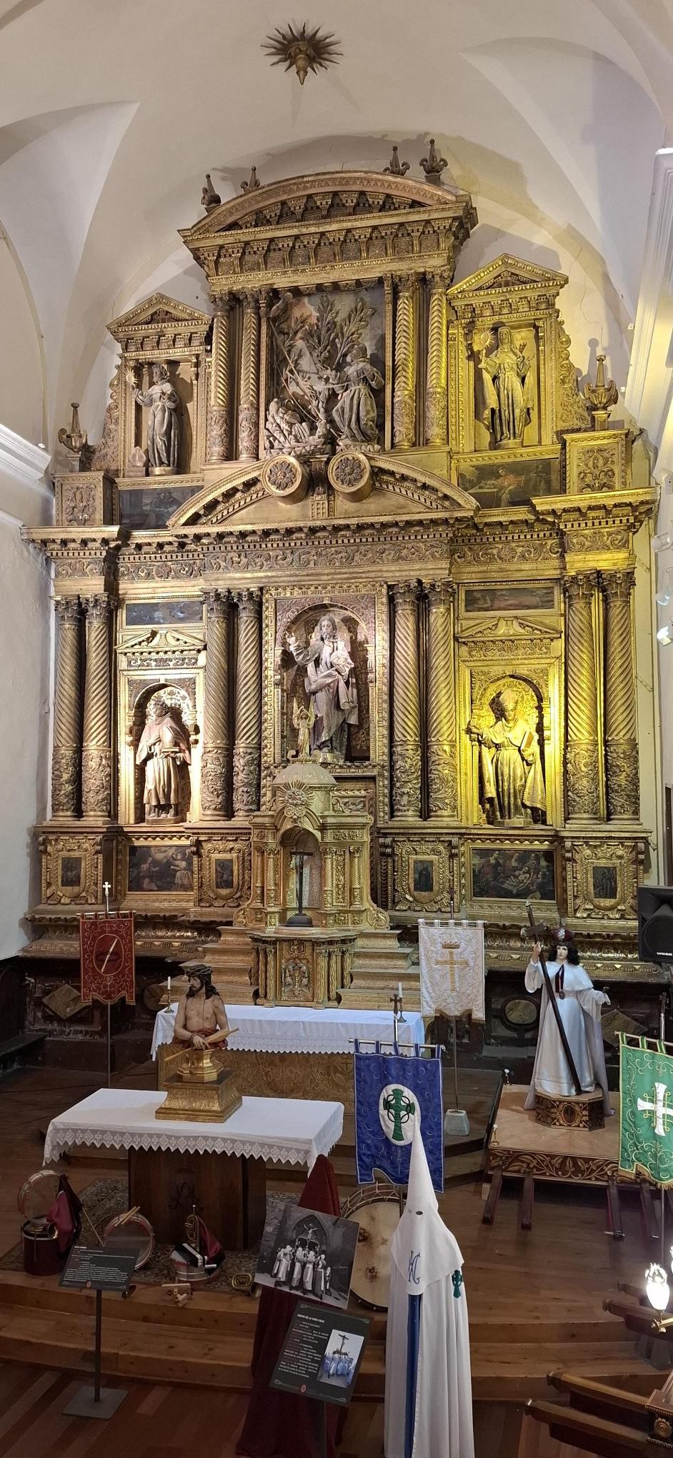 altar 1